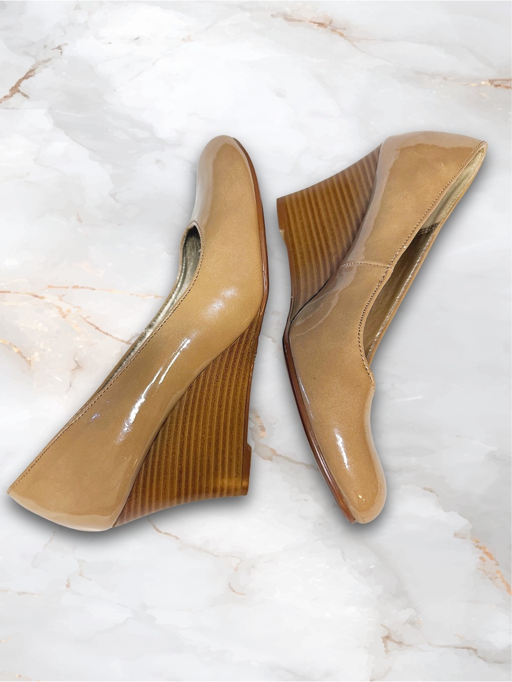 Dexter Neutral Beige Patent Stacked Wedge Pumps Classic Comfort Heel Sz 7 - Picture 8 of 11